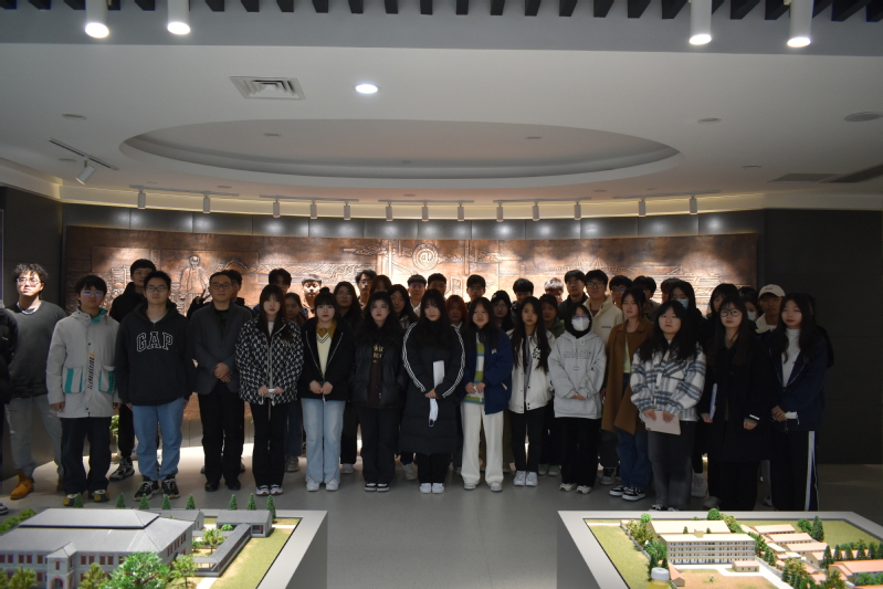 世博艺术与传媒学院召开学生干部培训会
